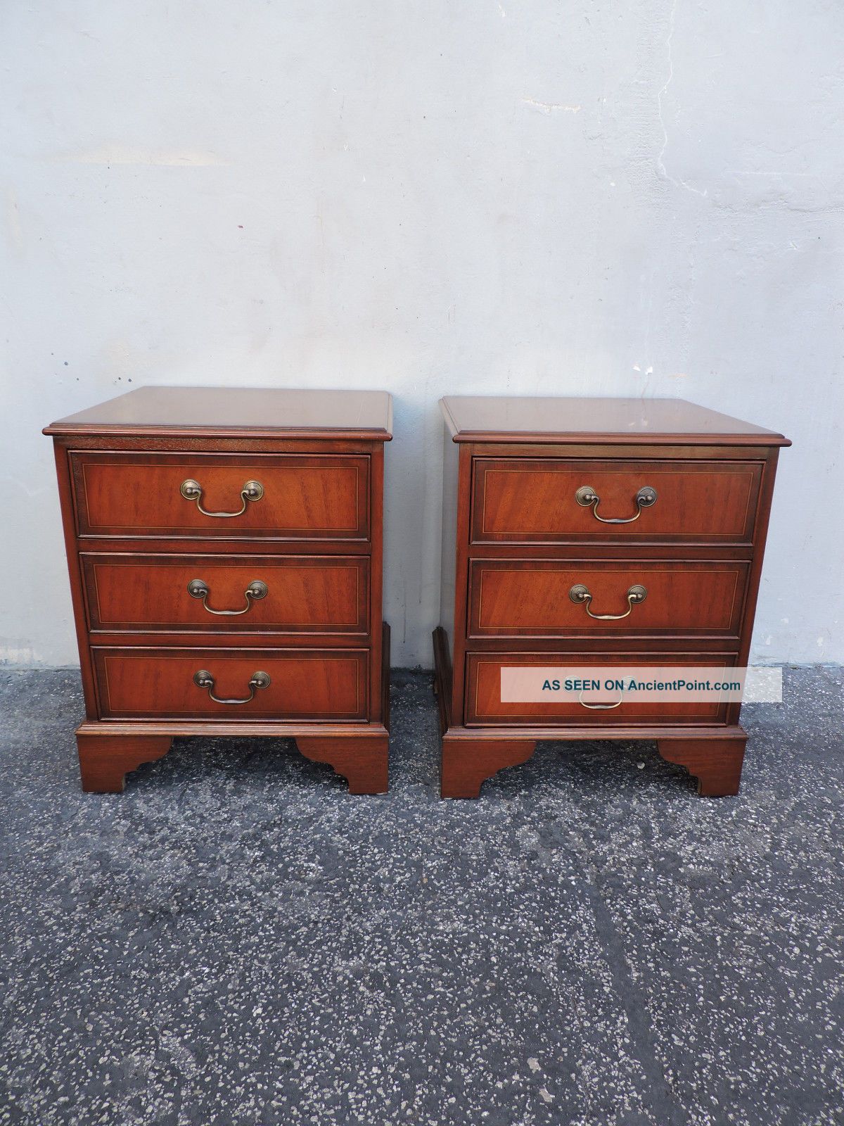 Vintage Mahogany Inlaid Nightstands / End Tables 6414a Post-1950 photo