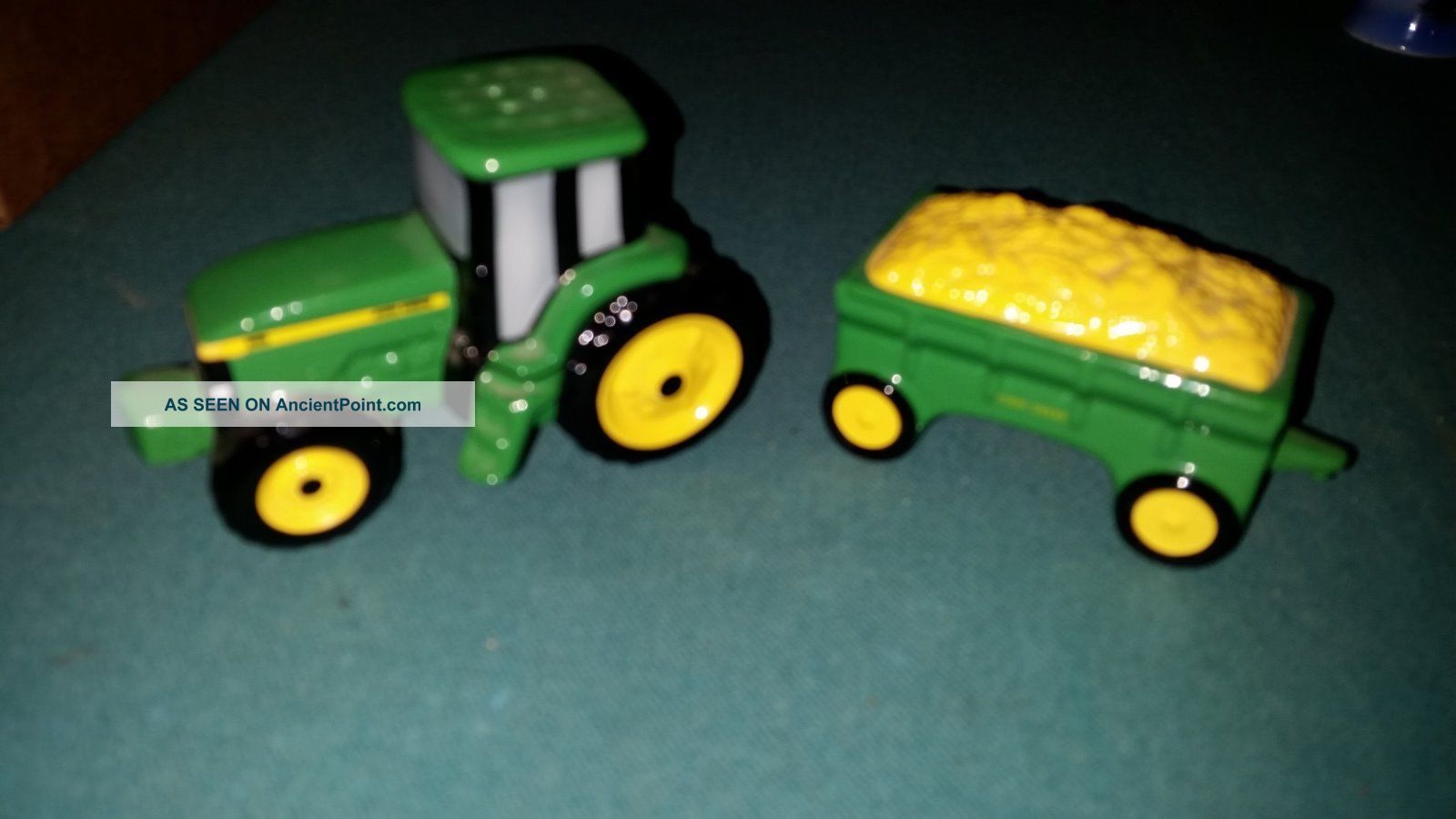 1998 John Deere Enesco Tractor And Wagon Salt & Pepper Shakers,  Farm,  Green, Other photo