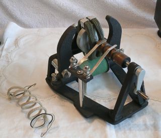 Antique Vintage Hand Crank Electric Generator Laboratory Science Experiment Nr photo