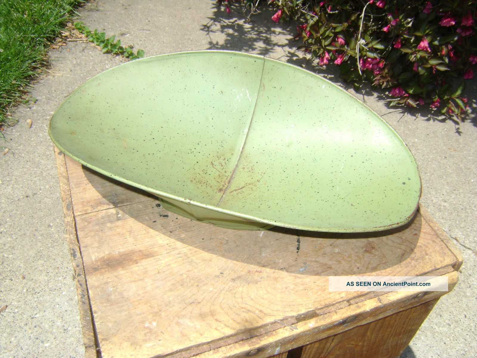 Vintage Top Wt Scale Pan.  Good Scales photo