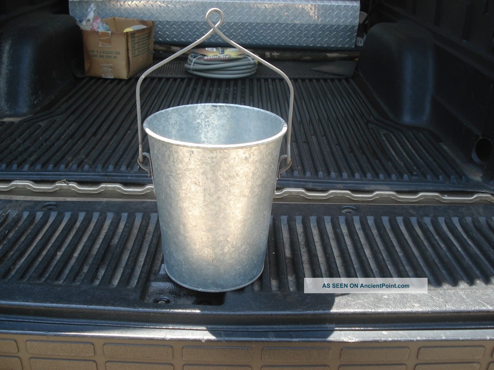 Galvanized Metal Well Water Bucket With Loop - Top Handle Primitives photo
