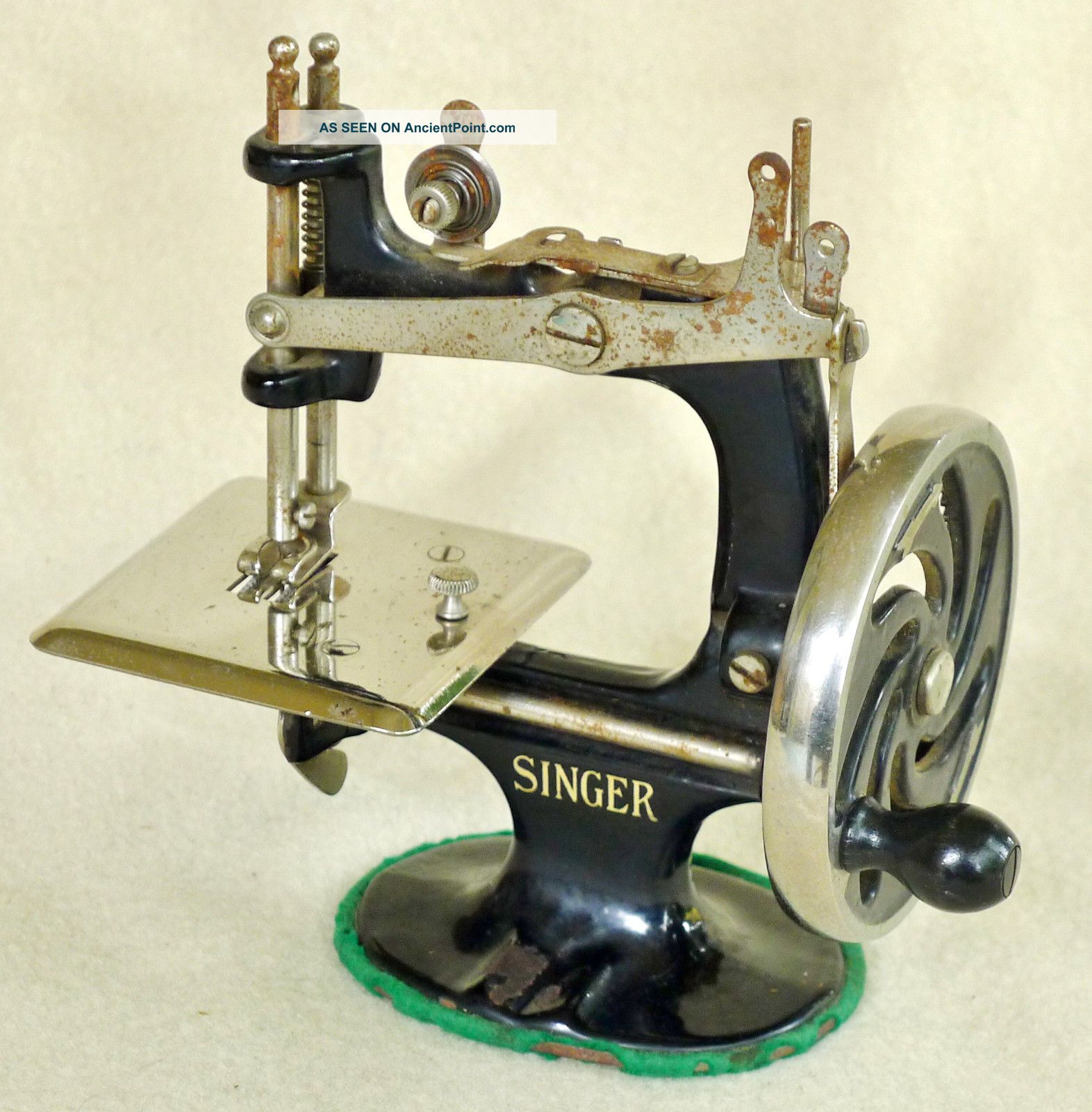 Vtg Antique Cast Iron Childs Singer Miniature Sewing Machine Salesman Sample Sewing Machines photo