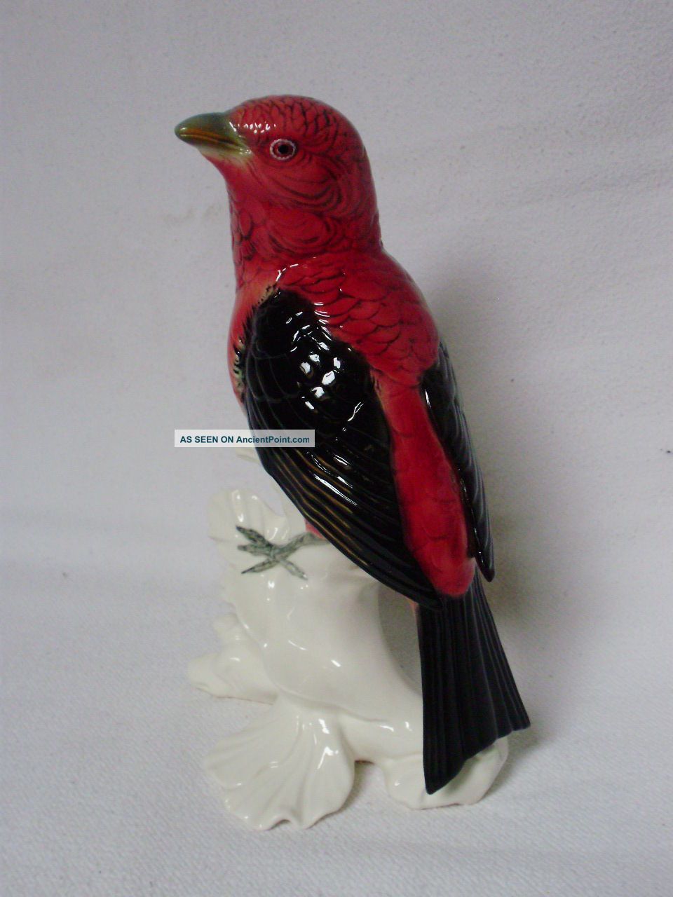 Scarlet Tanager Bird Decoration Porcelain Figurine Ens German Figurines photo