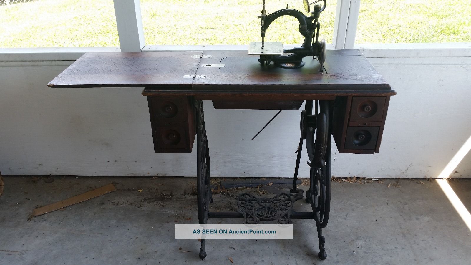 Antique 1800s Wilcox & Gibbs Sewing Machine Sewing Machines photo