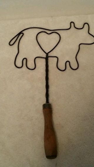 Vintage Americana Cow/heart Shaped Wire Loop Rug Beater/ Pillow Fluffer photo