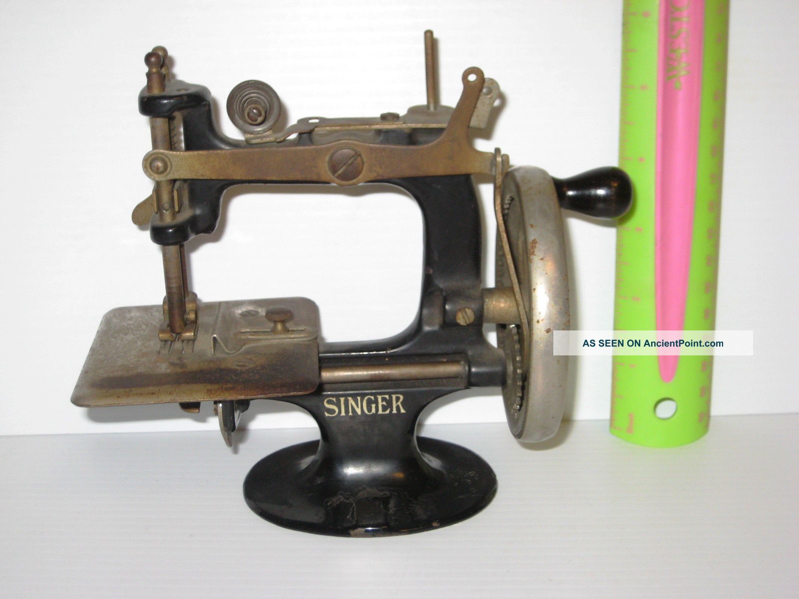 Singer Vintage Miniature Hand Crank Child ' S Sewing Machine Circa 1930s Sewing Machines photo