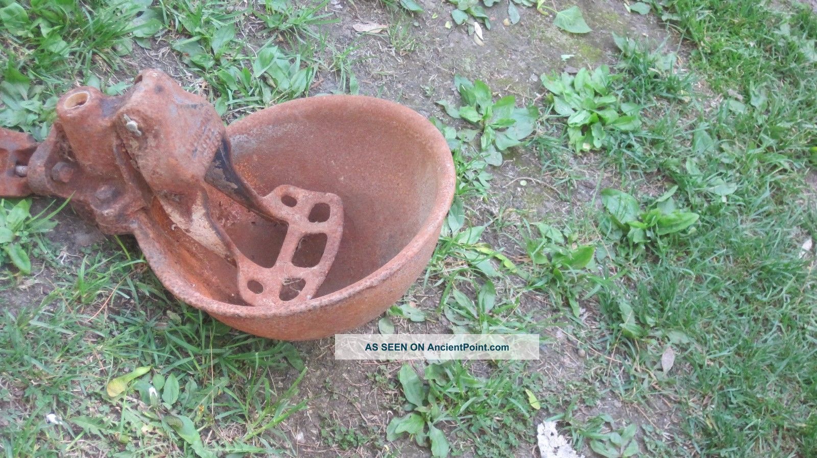 Antique Cast Iron Cow/pig Drinking Bowl Automatic Water Bowl - Farm Primitive Primitives photo