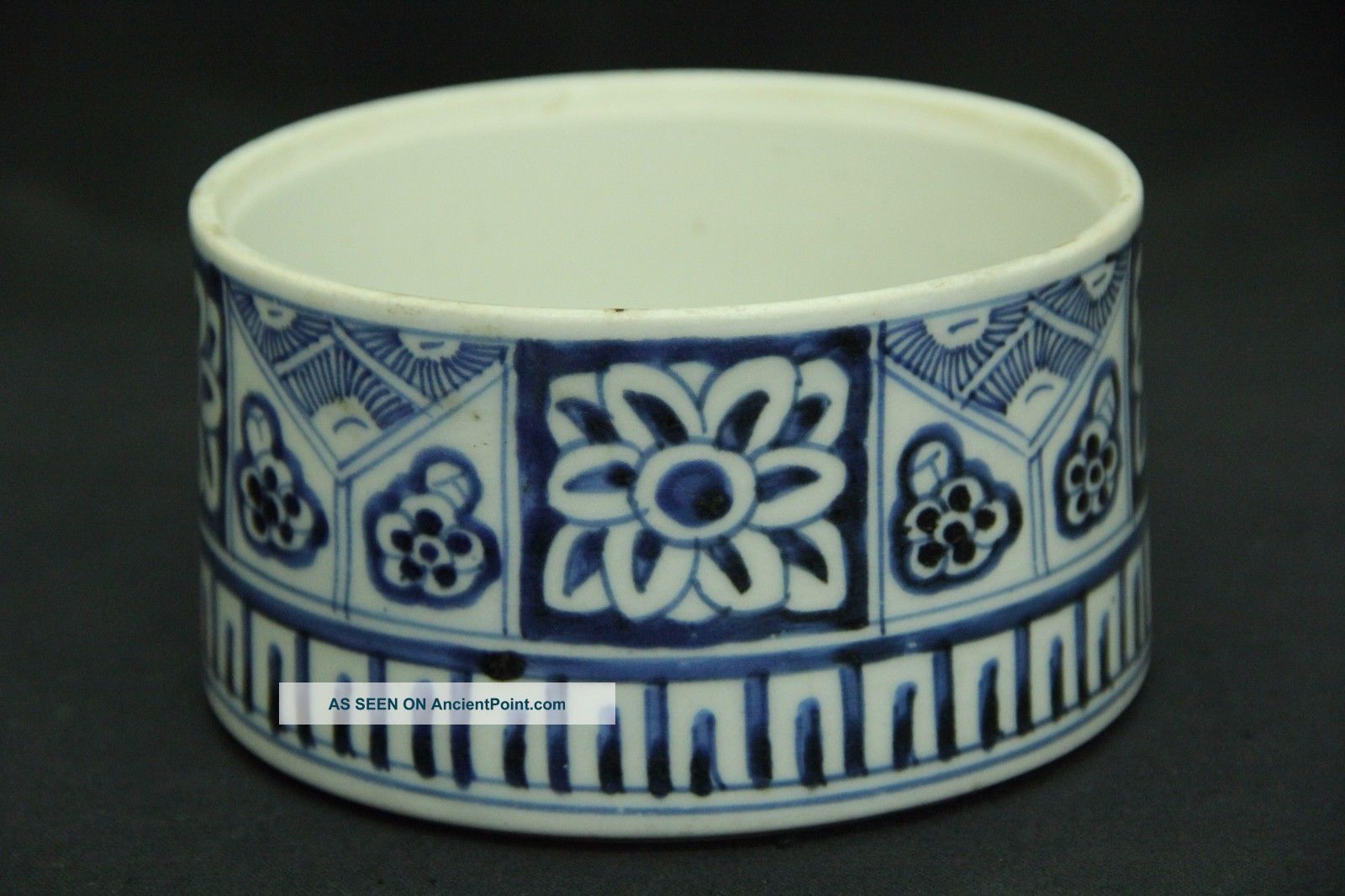 Japanese Middle Edo Era Old Imari Porcelain Bowl White&blue Bowls photo
