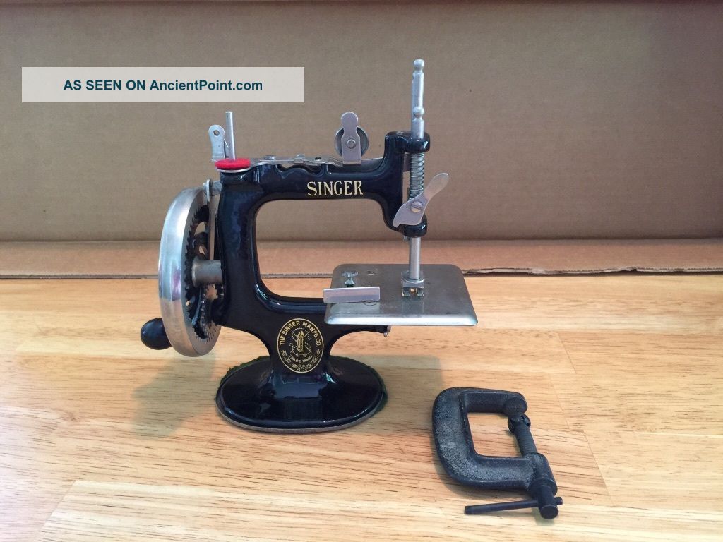 Antique Singer 