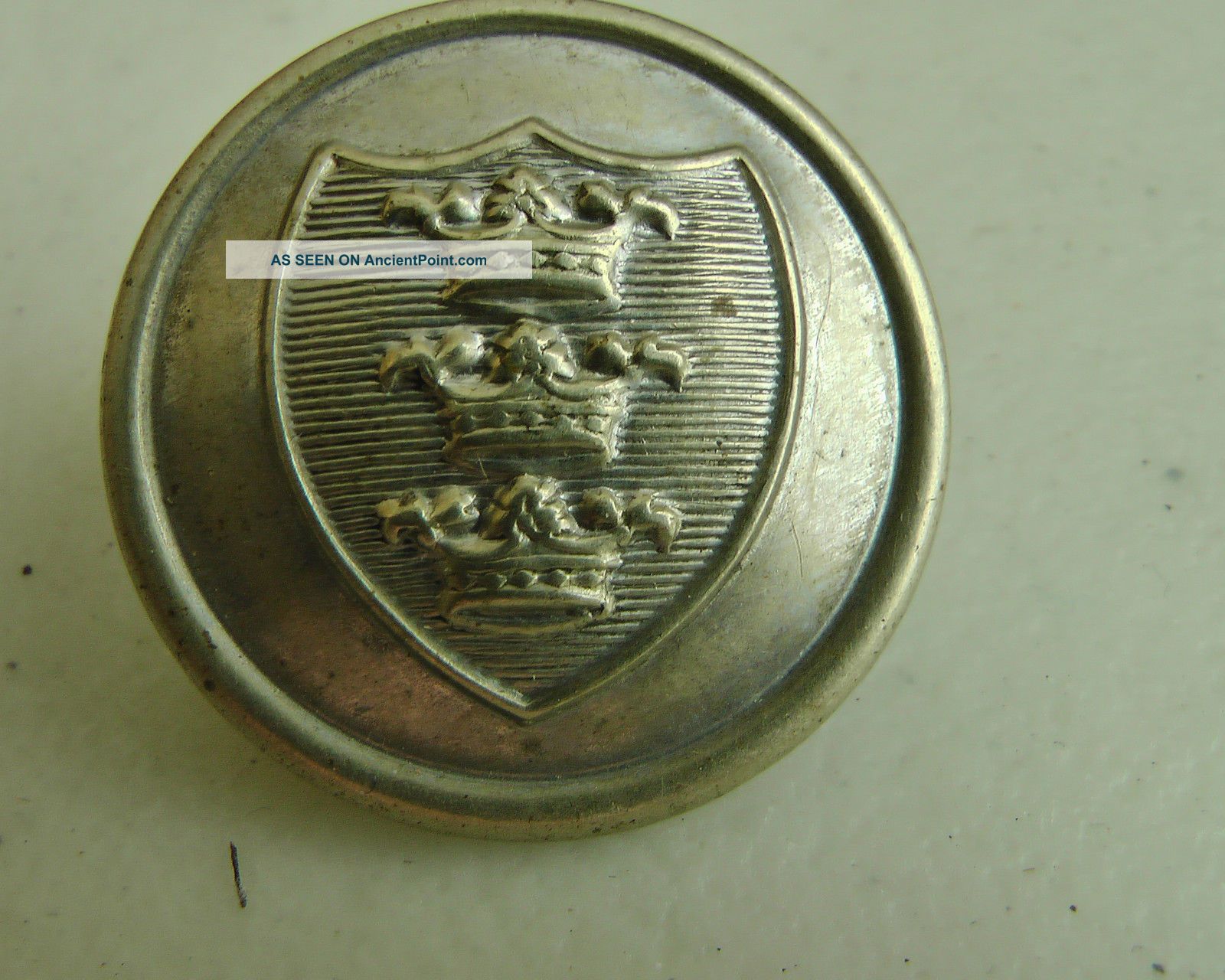 C.  1890 Kingston Upon Hull,  Uk Ambulance Service Button 25mm No Backmark Buttons photo