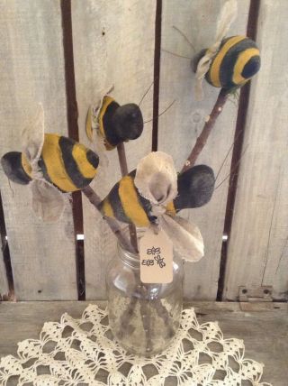 4 Primitive Grungy Bee Pokes Ornies photo