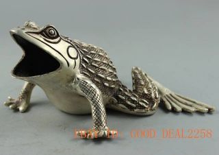 Collectible Decorated Old Handwork Tibet Silver Carved Frog Statue photo