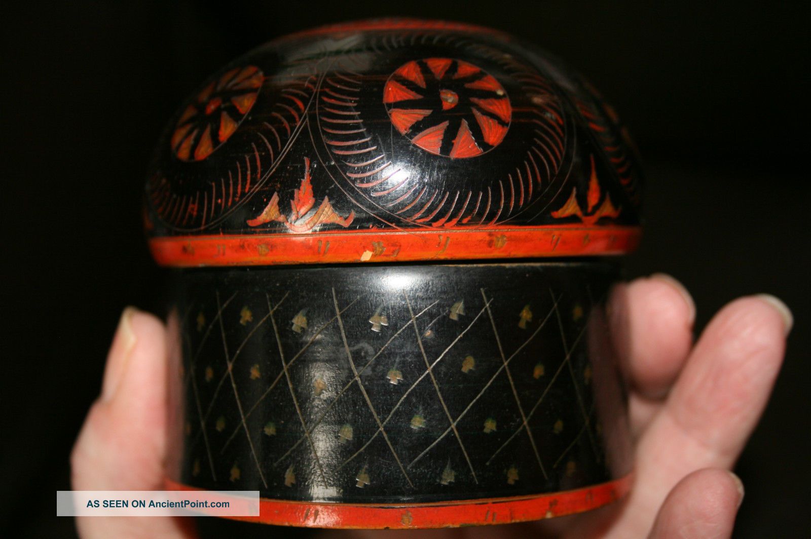 Stunning,  Antique Oriental Hand Turned Wooden Laquered Powder Box Red / Black Other Japanese Antiques photo