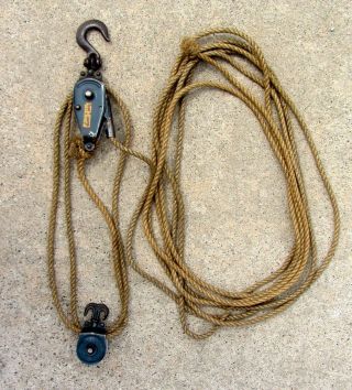 Vtg Sears Block & Tackle Farm Master Pulley Barn Hay Fence Stretcher 36 ' Rope photo