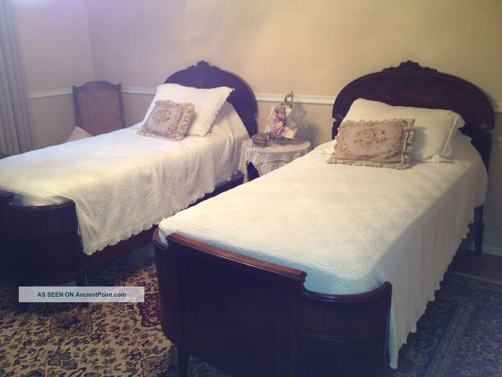 Antique Twin Beds Pair 1900-1950 photo