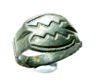 Very Rare Roman Bronze Ring Depicting 2 Snakes - Wearable - Ad 100 - Incl. photo