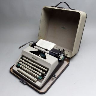 Vintage 1960 ' S Olympia Sm9 Deluxe Portable Typewriter W/ Case Exc Cond photo