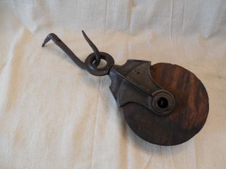 Antique Cast Iron Barn Pulley With Hook / Barn Hay Tool photo