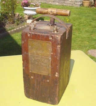 Vintage Authentic Du Pont Blasting Machine Detonator Dynamite Plunger Mining Box photo