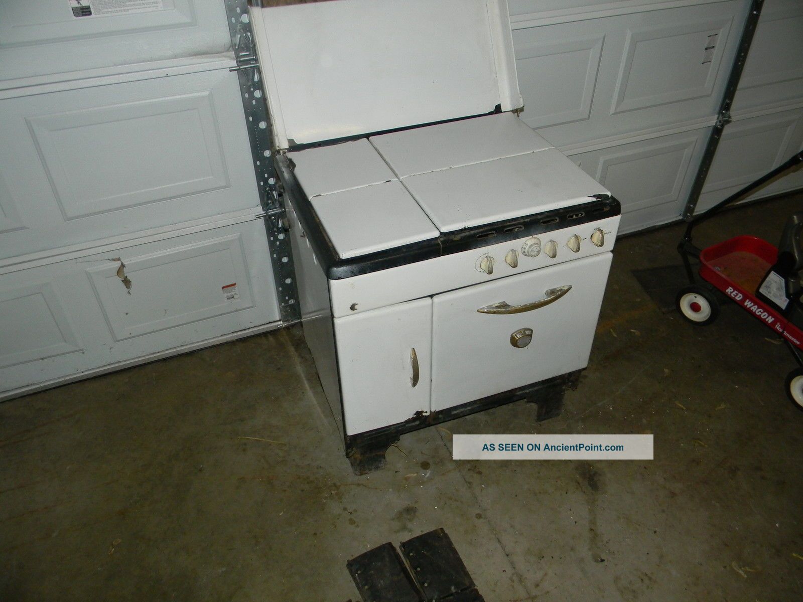 Vintage Renown Wood And Gas Stove Stoves photo