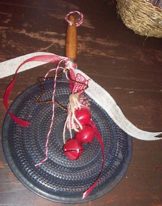 Vintage Primitive Skillet Kitchen Splatter Screen Wall Decor Ribbons Pretty photo