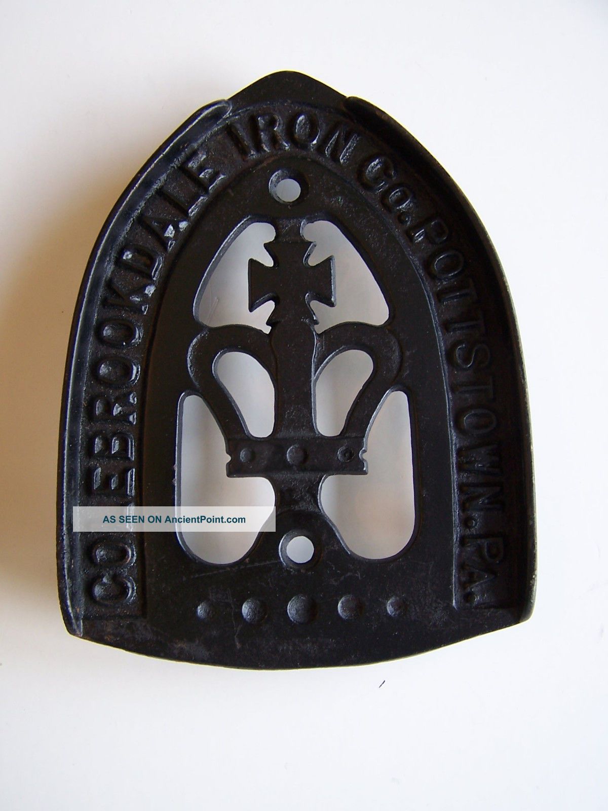 Colebrookdale Iron Co.  Pottstown,  Pa Cast Iron Trivet Trivets photo