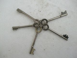 5 Old Chubb Keys On Split Ring photo