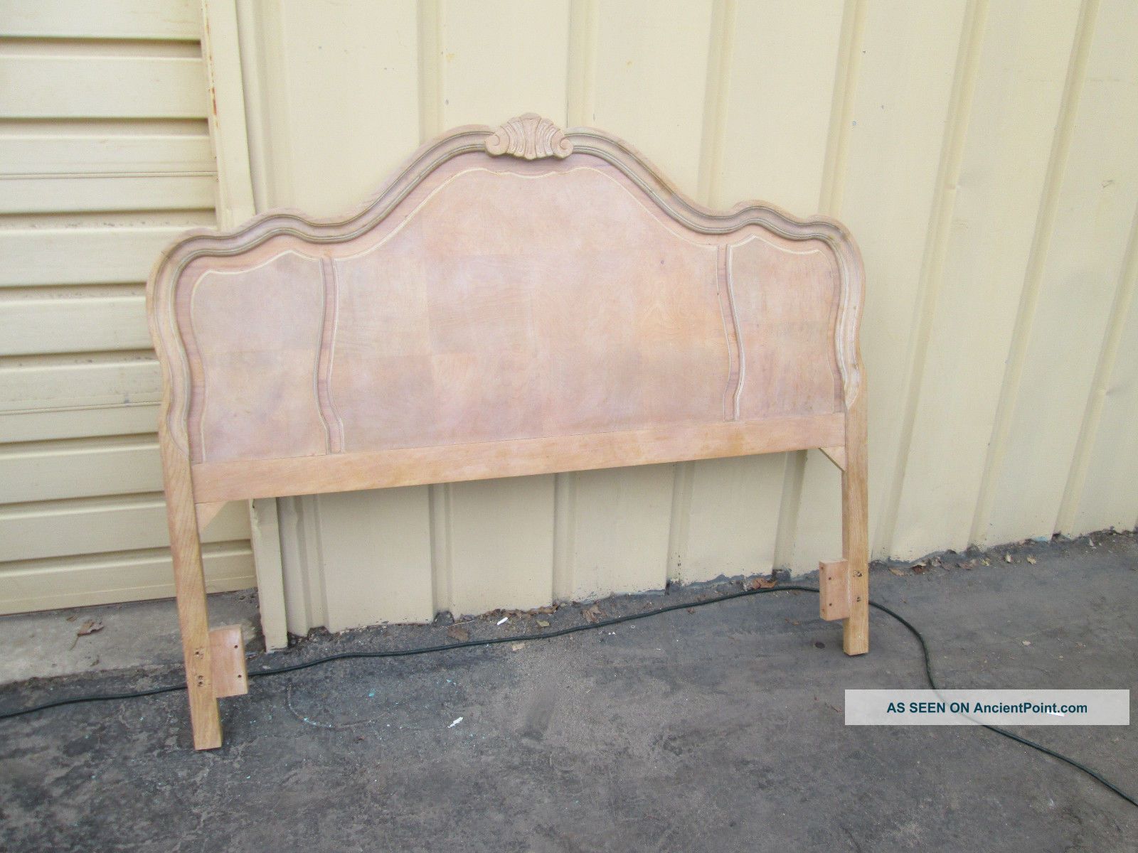 55455 White Wash Romantic Shabby Full / Queen Size Headboard Bed Post-1950 photo