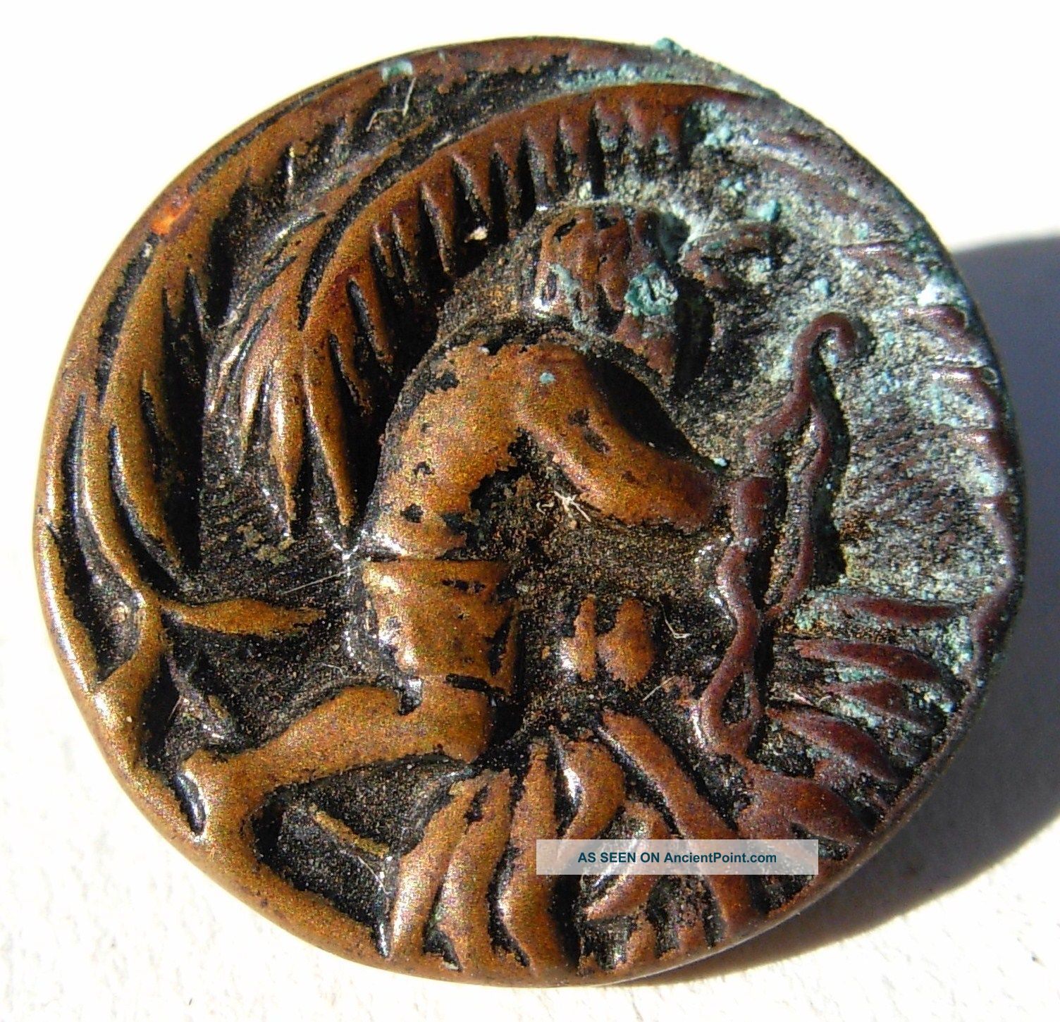 Antique - Victorian Brass Picture Button - Man W/bow Hunting In Jungle - 10/16 