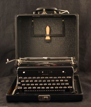 Vintage Royal Typewriter Model 