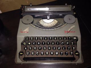 Antique Hermes Featherweight Typewriter W Metal Case E Paillard Co - photo