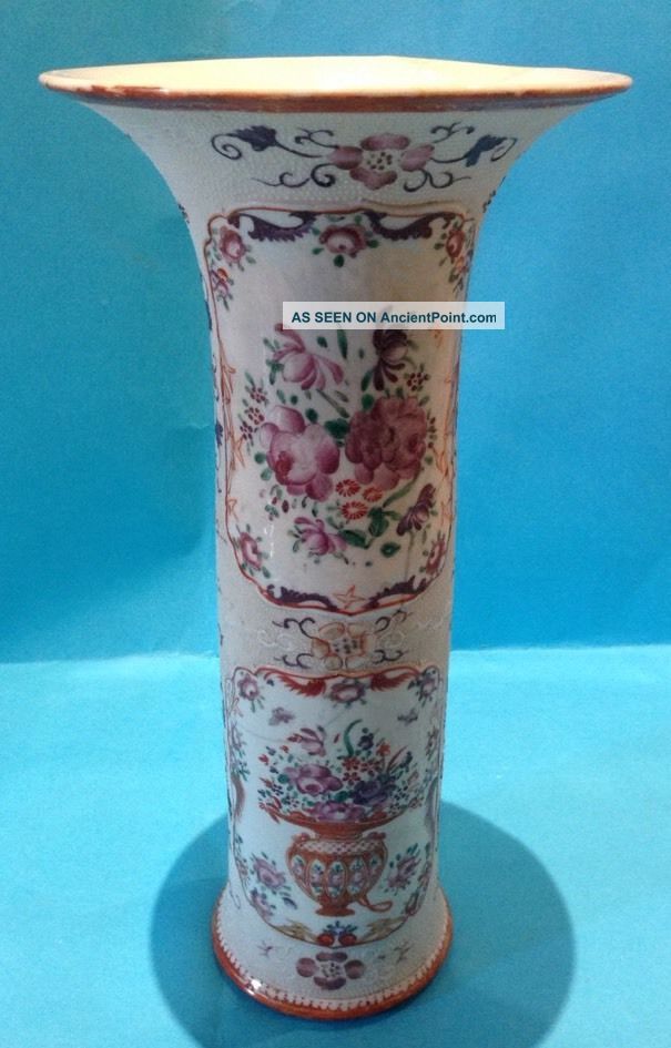 Chinese Porcelain White Floral Borders 19th Century Vase, Porcelain photo