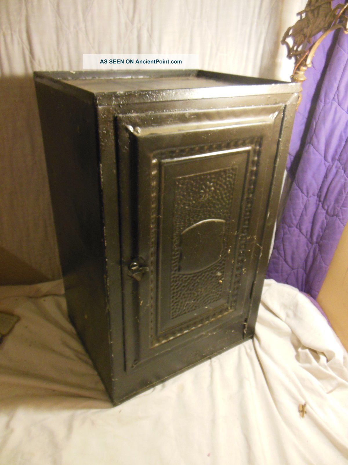 Early 1900s Antique Pressed Tin Pie Safe Bread Box Vintage Kitchen Cabinet Metal 1900-1950 photo