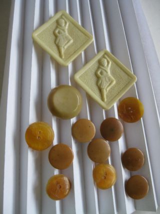 11 Vtg.  Bakelite/celluloid Butterscotch Buttons & 2 Large Cream Square Figural photo