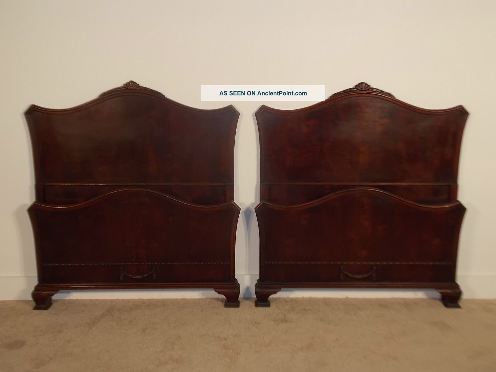 Pair 1930s / 40s Flame Or Figured Mahogany French Chippendale Twin Beds 1900-1950 photo