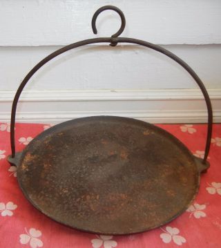 19c Cast Iron Gate Mark Hanging Flat Cooking Skillet Rare Form Three Leg photo