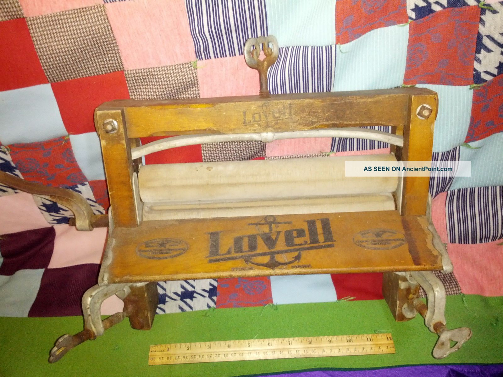 Lovell Washing Machine Ringer (with G.  H.  Seal),  Complete). Washing Machines photo