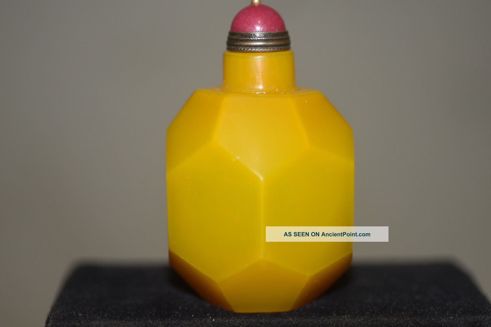 Chinese Masters Hand - Carved Multi - Faceted Yellow Glass Snuff Bottle L157 Snuff Bottles photo