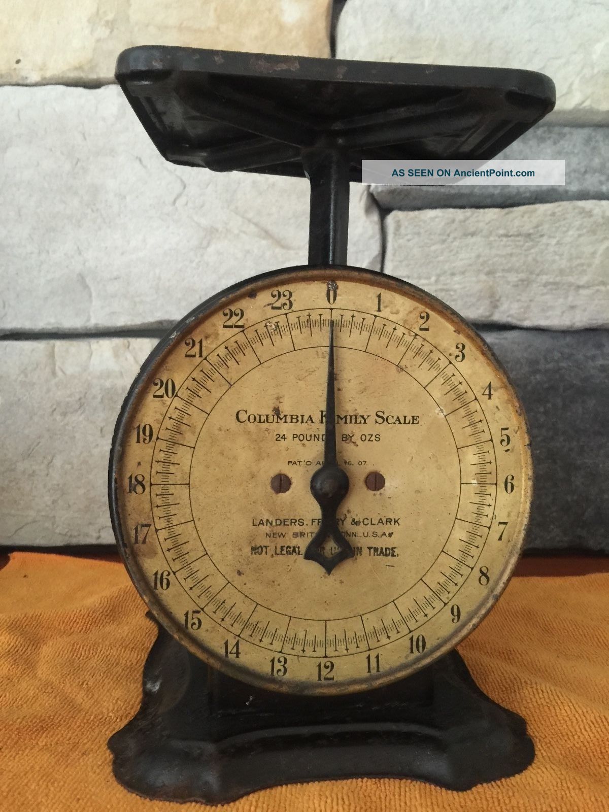 Antique 1906 Columbia Family Scale 24lbs Landers Frary And Clark N.  Bart? Look Scales photo