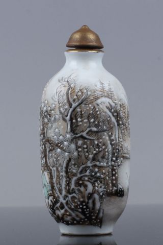 Chinese Landscape Painting Handmade Porcelain Snuff Bottle photo