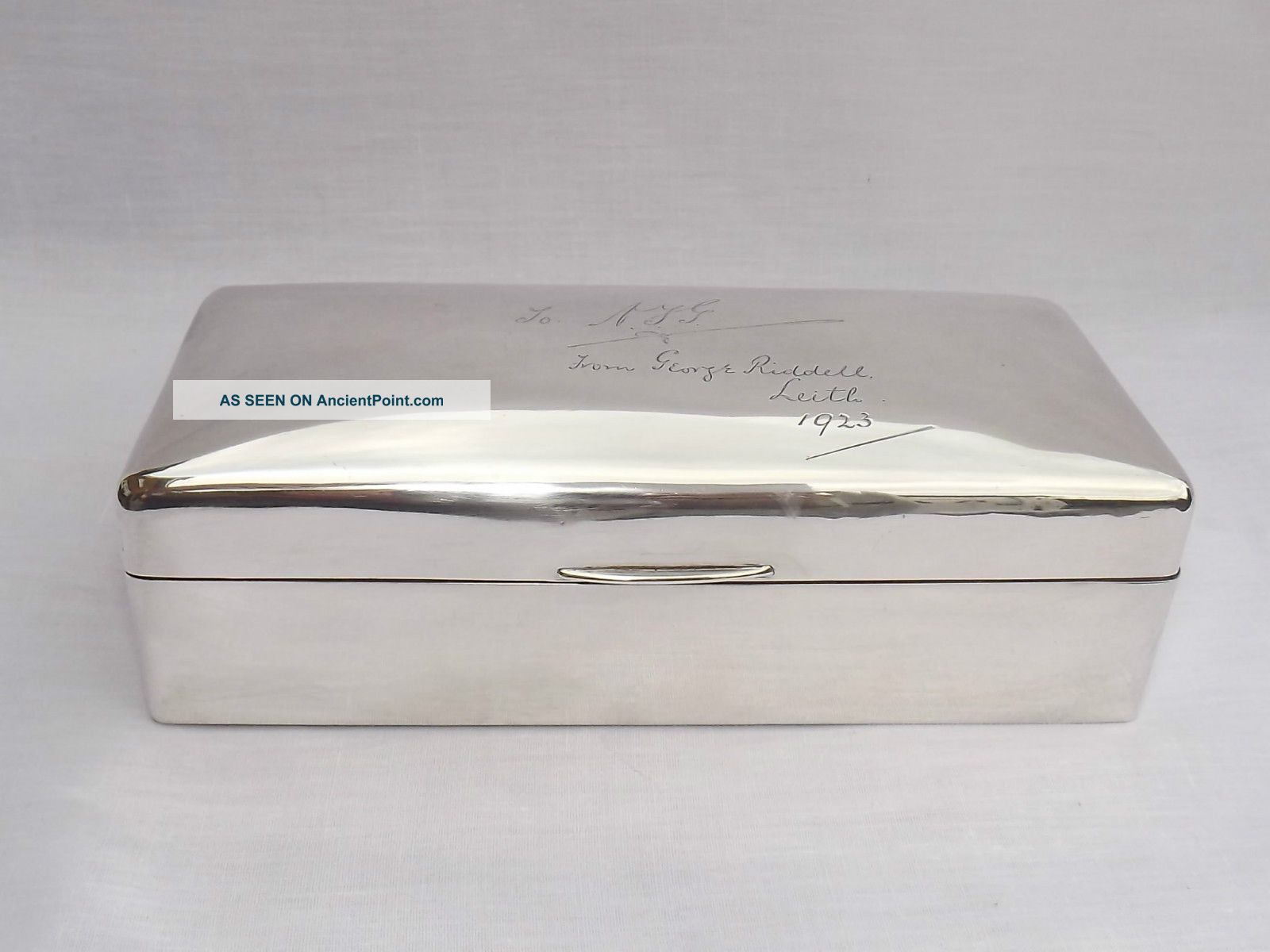Splendid Large Solid Sterling Silver Cigarette Cigar Box - London 1919 Boxes photo