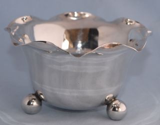 Lovely Vintage Silver Plate Ruffled Rim Sugar Bowl On 3 Ball Feet photo