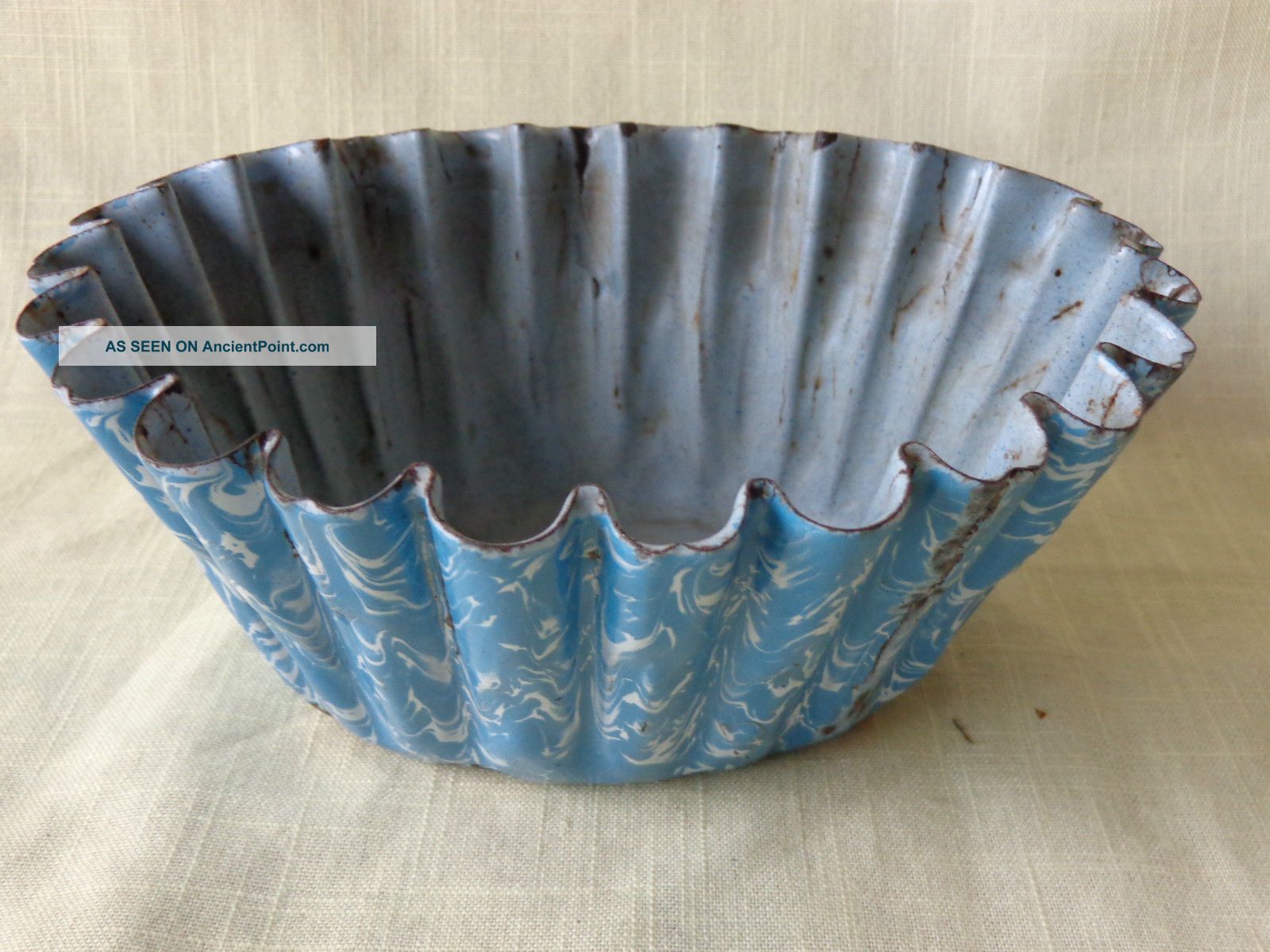 Antique Primitive Blue White Swirl Enamel Ware Metal Candy Baking Jelly Mold Primitives photo