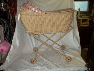 Vintage Wicker And Wood Basket Baby Nursery Bed Crib Bassinet Cradle Portable photo
