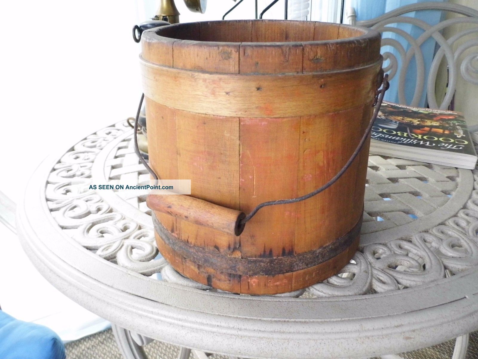 Antique Primitive Oak Wood Wooden Small Handled Berry Bucket Measure Or Pail Primitives photo