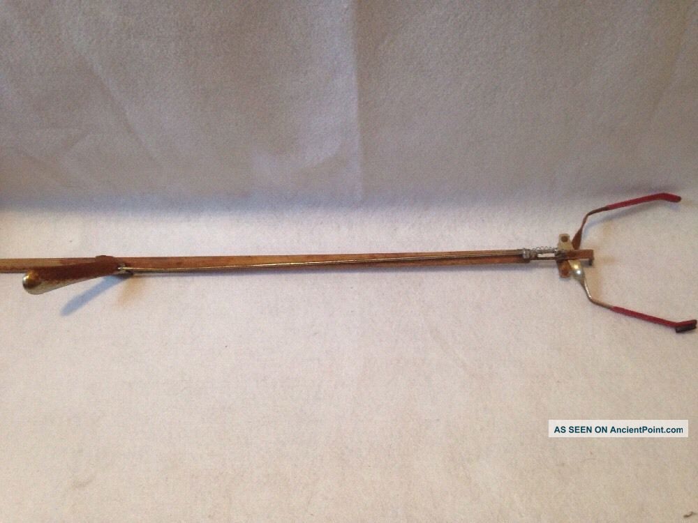 Vintage High Shelf Reacher - Grabber Poll Primitives photo
