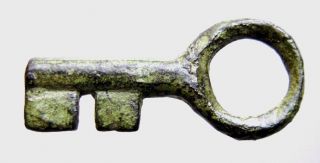 Roman Bronze Key.  Ref.  8098. photo