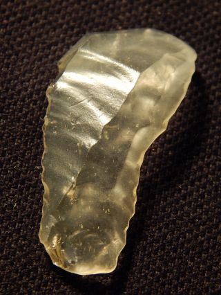 Translucent Prehistoric Tool Made From Libyan Desert Glass Found In Egypt 2.  71gr photo