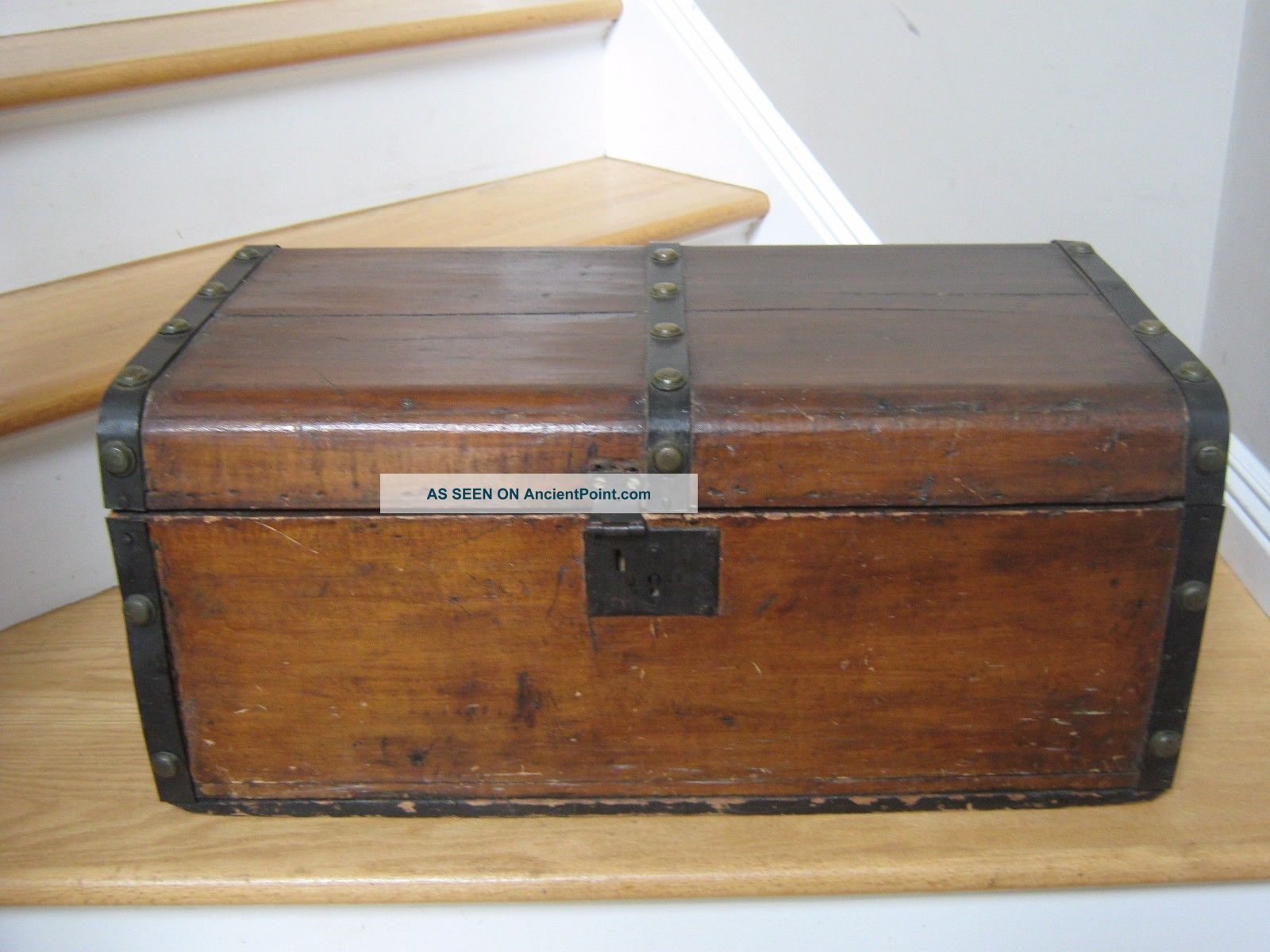 Antique Trunk 1700s Hope Chest Clothes Chest Blanket Chest Sea Chest Travel Ches 1800-1899 photo