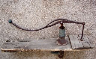 Antique Primitive Iron Metal Wood Well/cistern Water Pump Homesteading Steampunk photo
